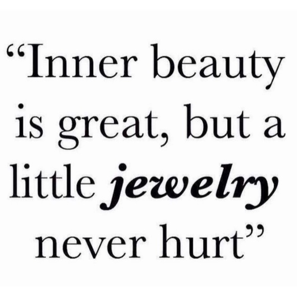 ✅Beautiful Crystal & Gold Necklace - Picture 7 of 16